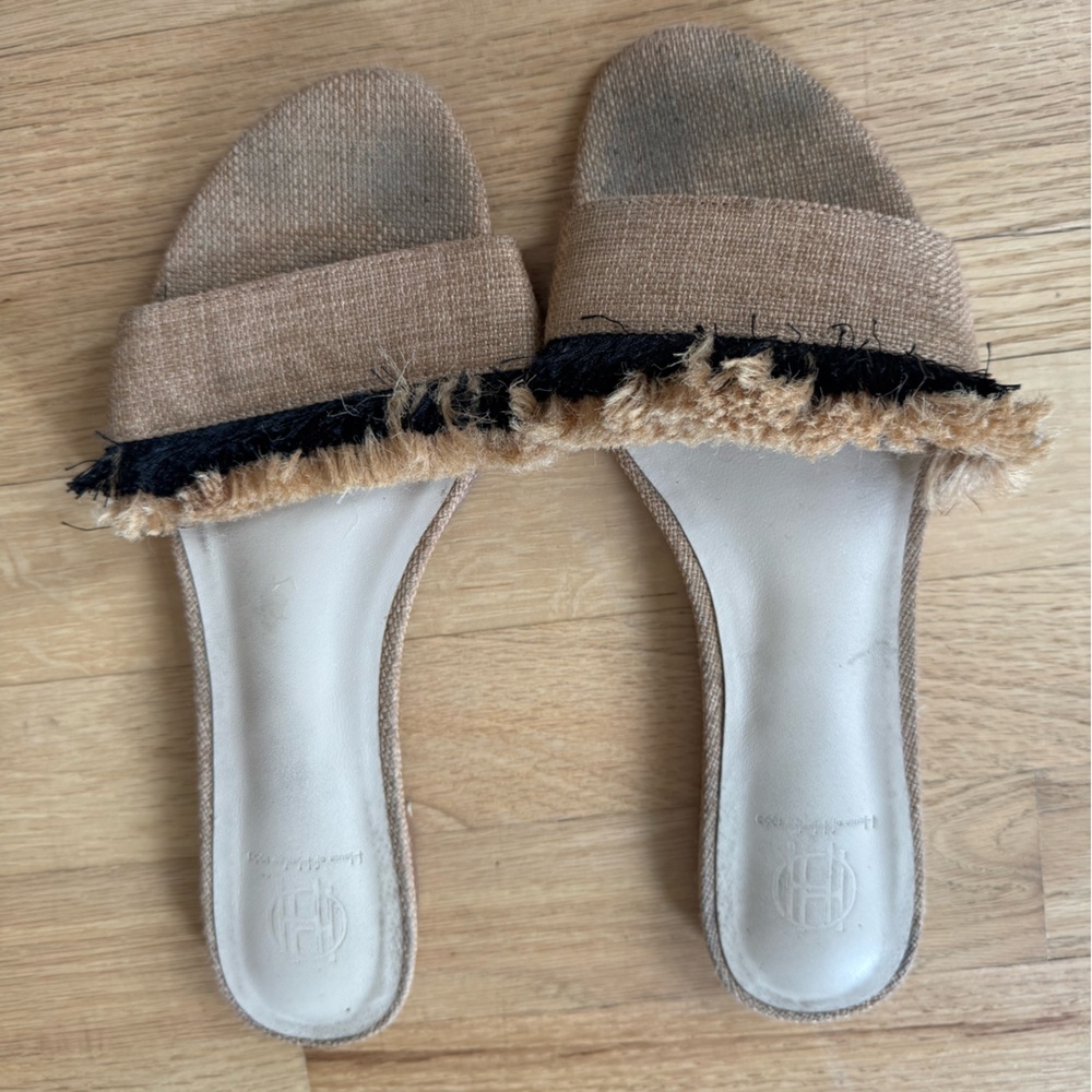 House of Harlow 1960 Tan and Black Frayed Sandals